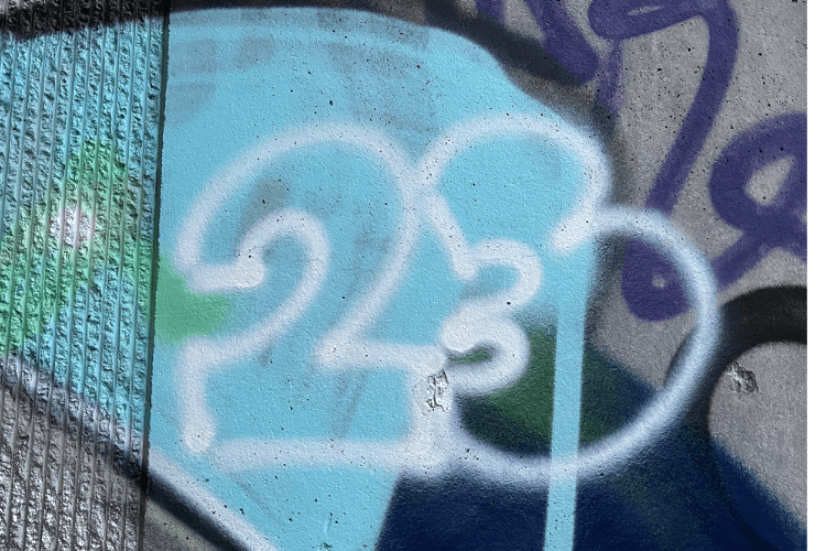 Streetart Foto aus Berlin mit der Zahl 23 für das Thema Rückblick 2023 sabine-samonig-sasa-coaching-rückblick-2023